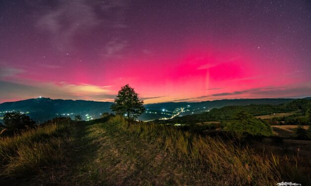 Aurora boreală a făcut spectacol pe cerul României. Unde s-a văzut cel mai bine