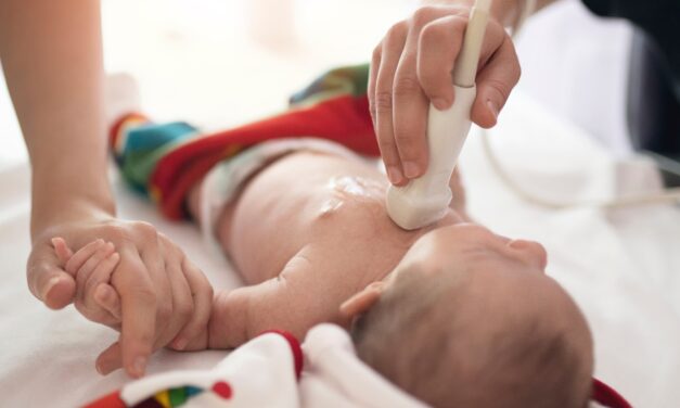 Cardiologia pediatrică: ce investigații sunt disponibile și cât de devreme pot fi făcute