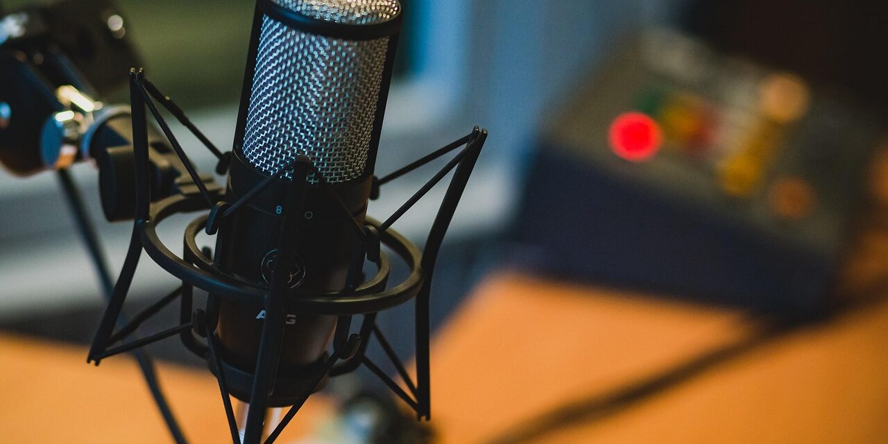 Podcasturile, noul blog? Ce trebuie să știi dacă vrei să lansezi unul