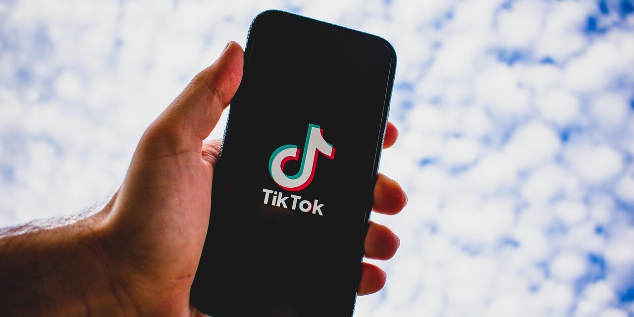 TikTok pentru afaceri: mit sau oportunitate reală de creștere?