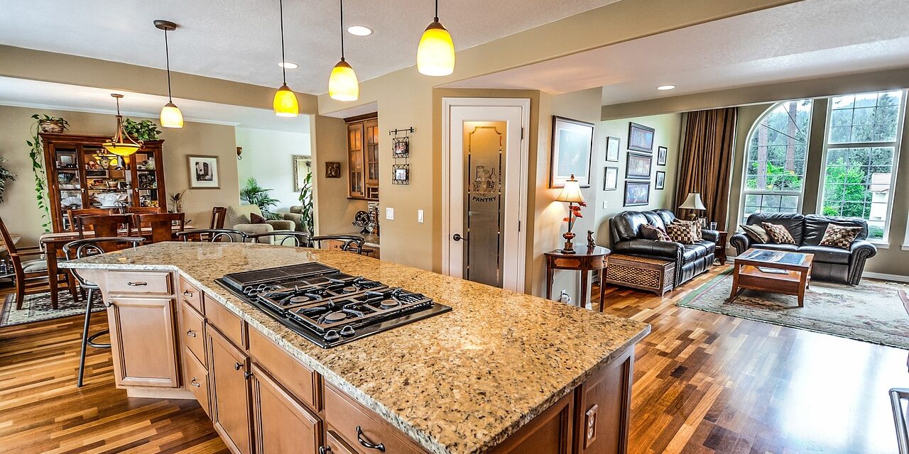 Te muți cu familia la casă? Ce trebuie să ai în vedere când faci această schimbare